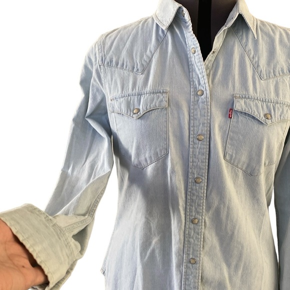 Levi’s Light White Wash Western Chambray Button Down shirt womens size L - Picture 3 of 10